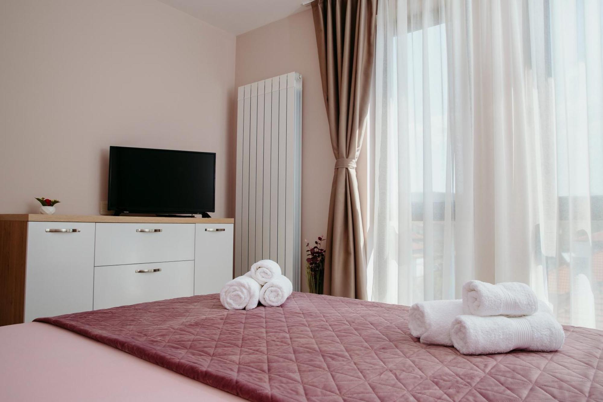 Rose Valley Apartment Καζανλούκ Εξωτερικό φωτογραφία